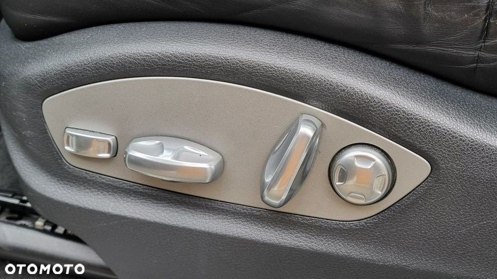 Porsche Cayenne - 22