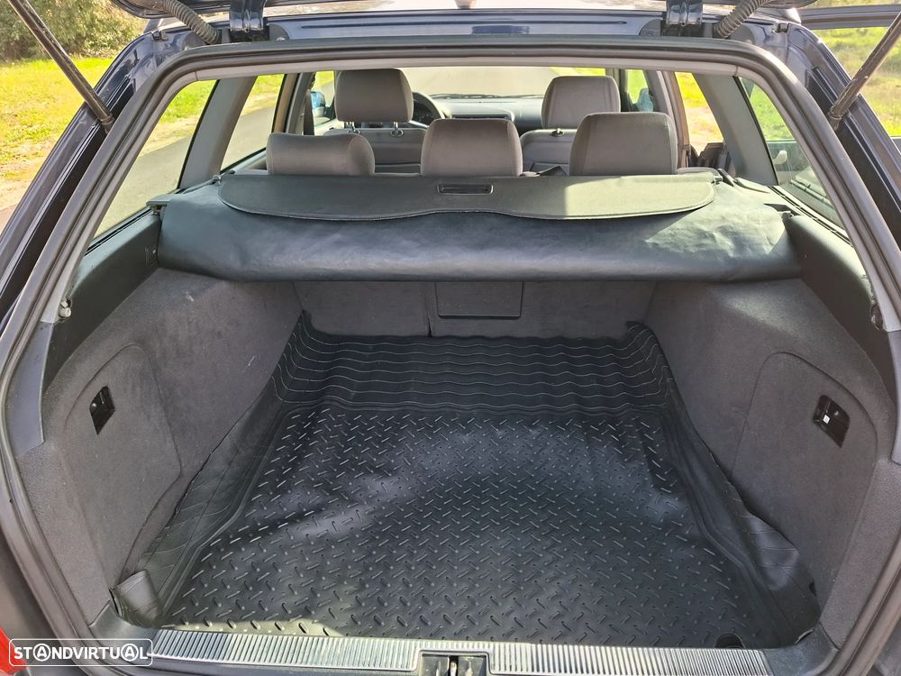 Audi A4 Avant 1.6 Ambiente - 14
