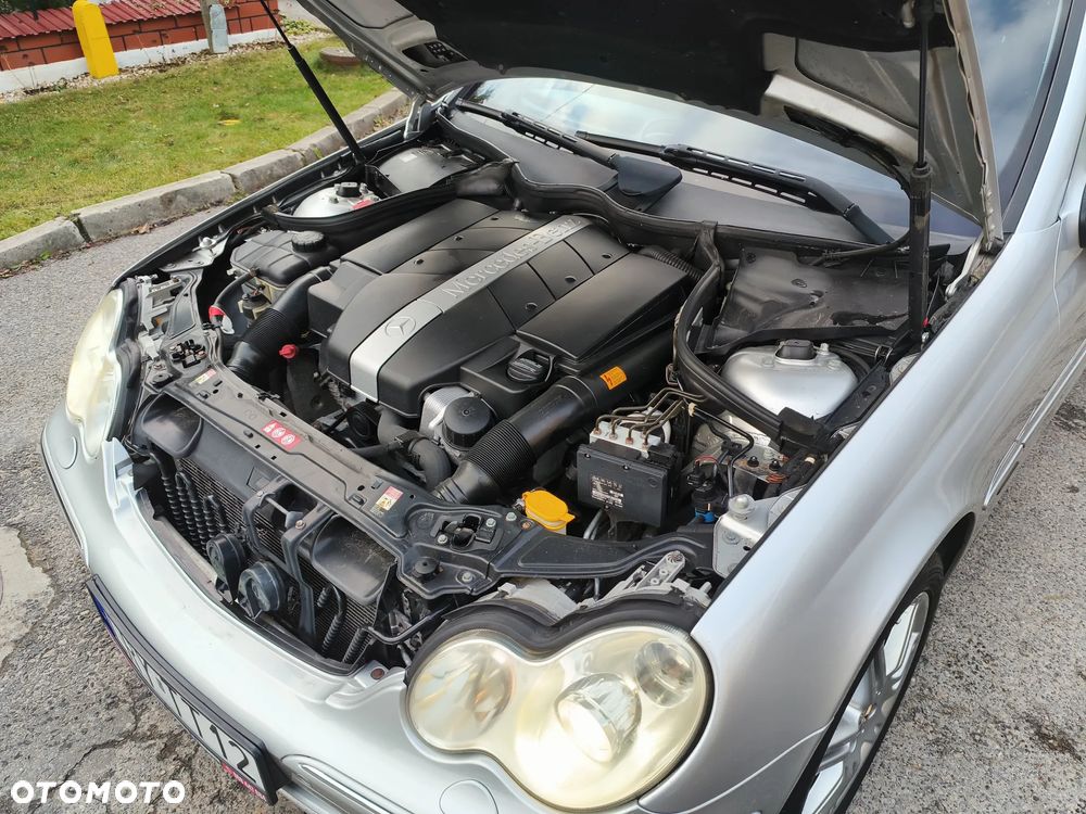 Mercedes-Benz Klasa C 320 4Matic Avantgarde Sport Edition - 34