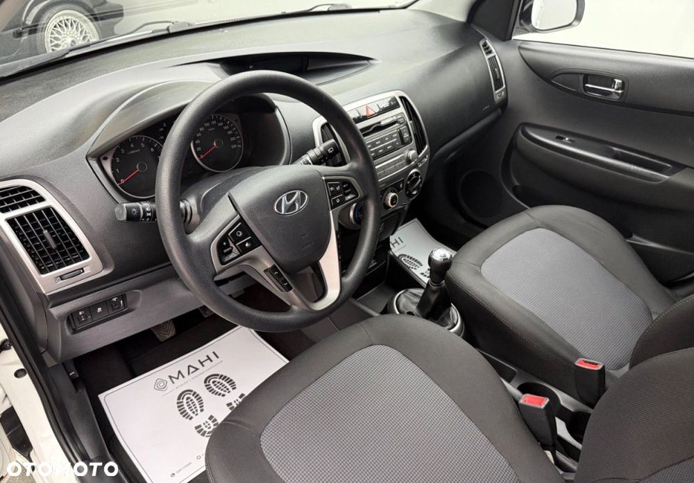 Hyundai i20 - 23