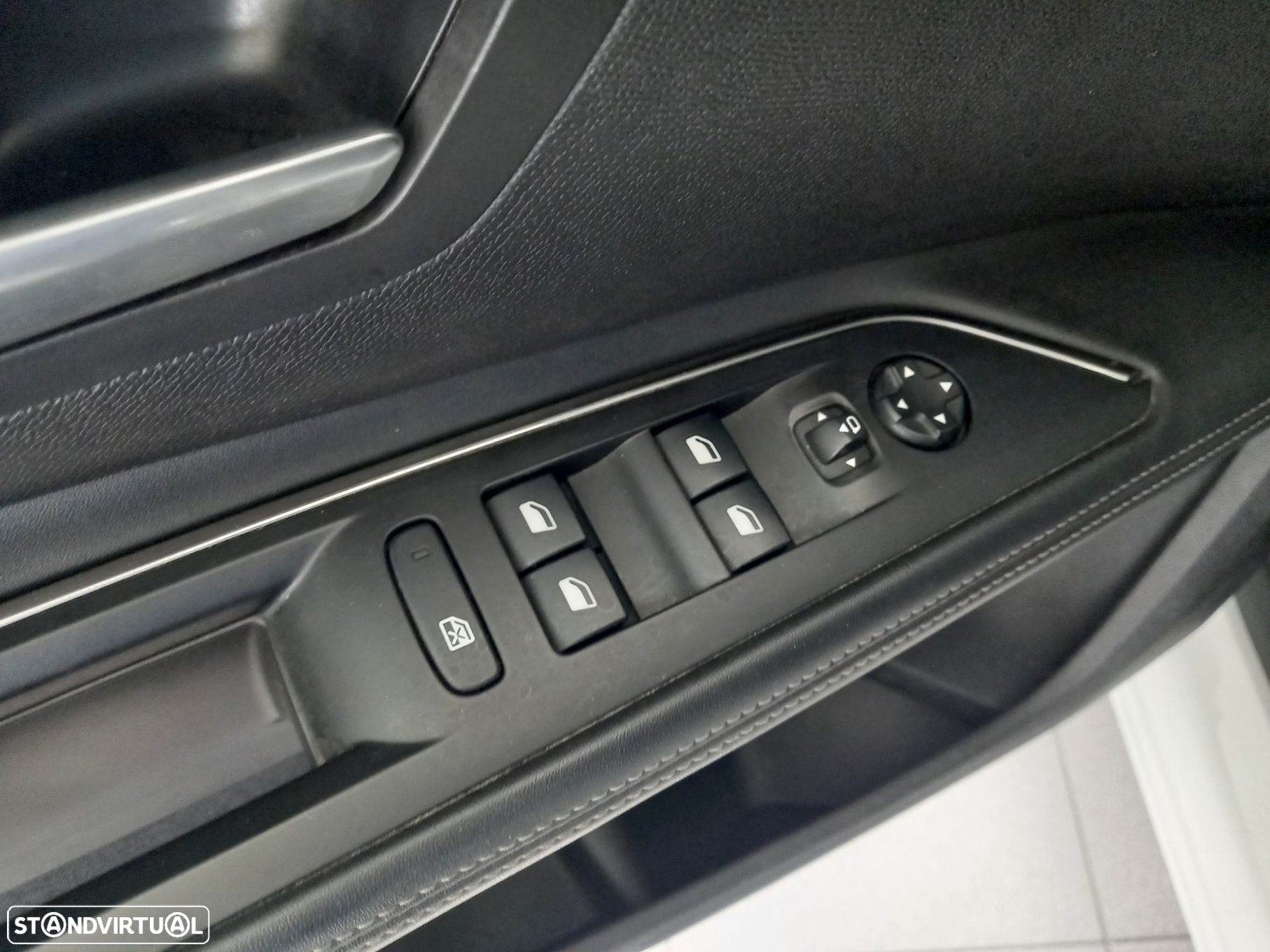Peugeot 5008 1.5 BlueHDi Allure EAT8 - 16