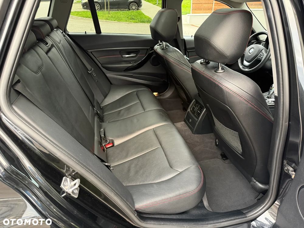 BMW Seria 3 320d Touring Sport Line - 27