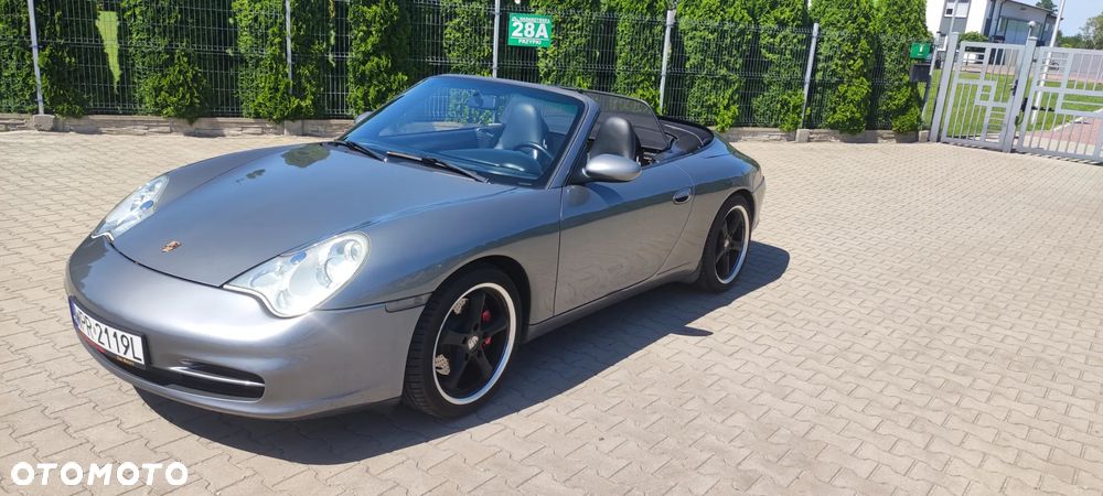 Porsche 911 Carrera Cabrio - 2