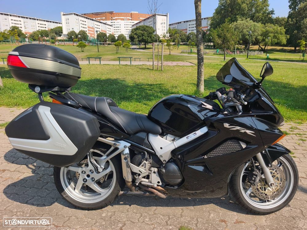 Honda VFR 800 vtec - 11