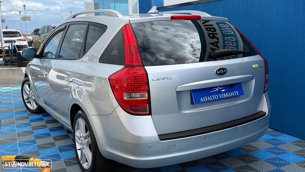 Kia Ceed SW 1.6 CRDi EX ISG - 3
