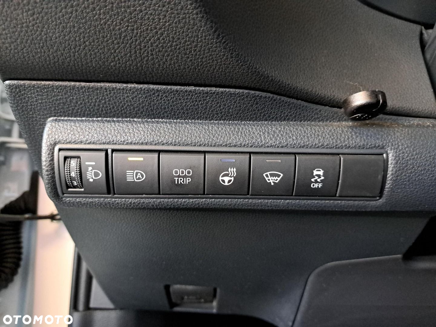 Toyota Corolla 1.8 Hybrid Style - 32