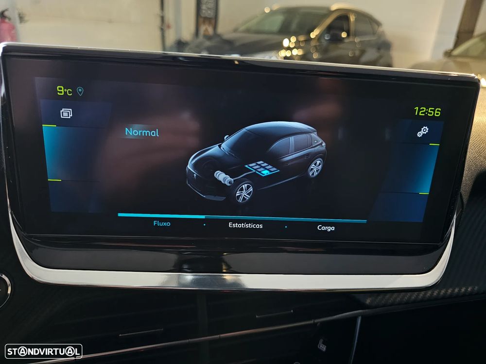 Peugeot e-208 Allure - 29