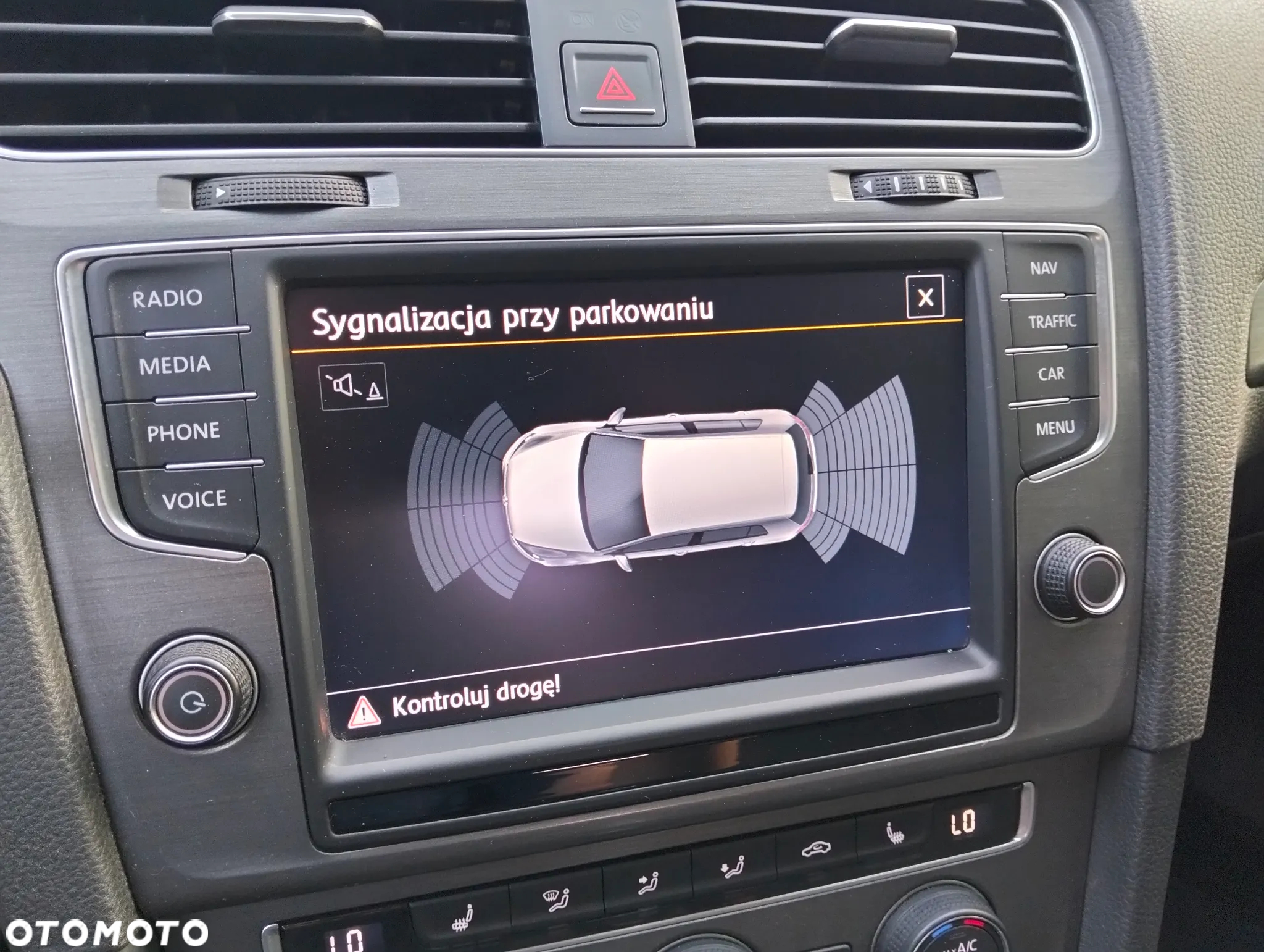 Volkswagen Golf VI 1.6 TDI Highline - 29