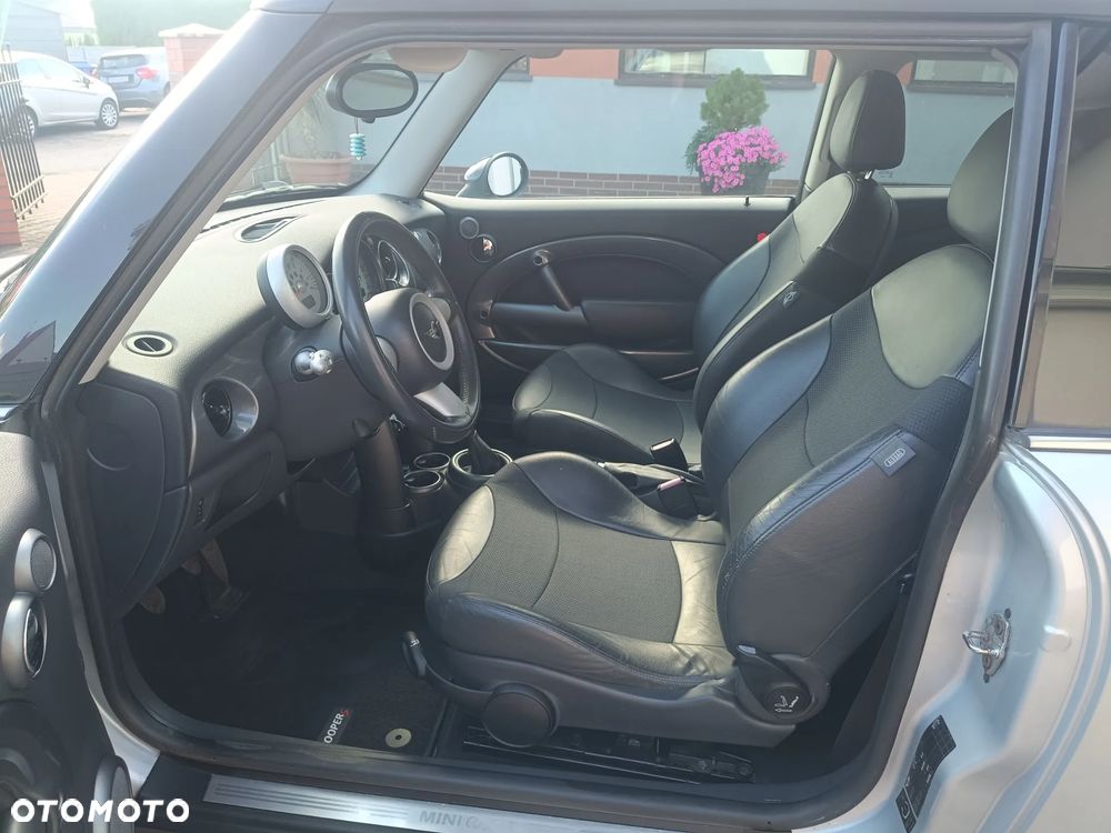 MINI Cooper Standard - 11