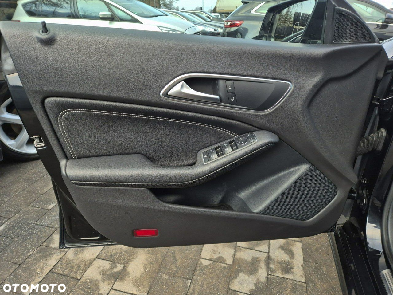 Mercedes-Benz CLA - 12