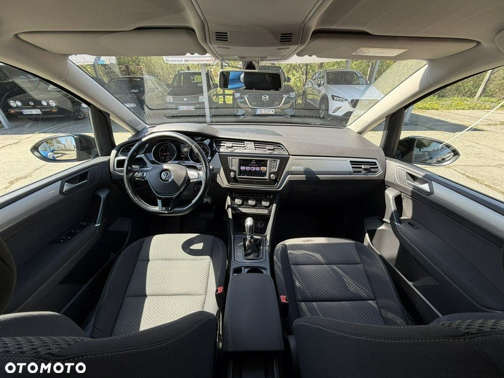 Volkswagen Touran - 13
