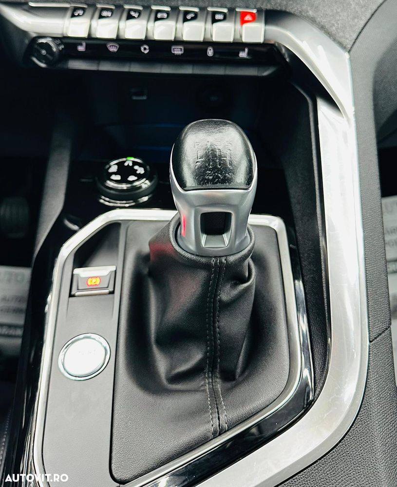 Peugeot 5008 PureTech 130 Stop & Start Allure Business-Paket - 26