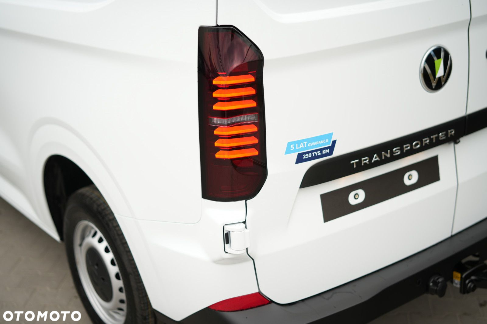 Volkswagen Transporter 2.0 TDI Manual - 5