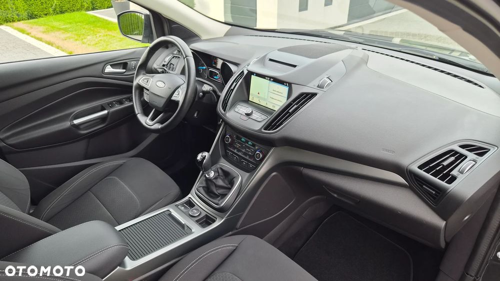 Ford Kuga 1.5 EcoBoost 2x4 Titanium - 12