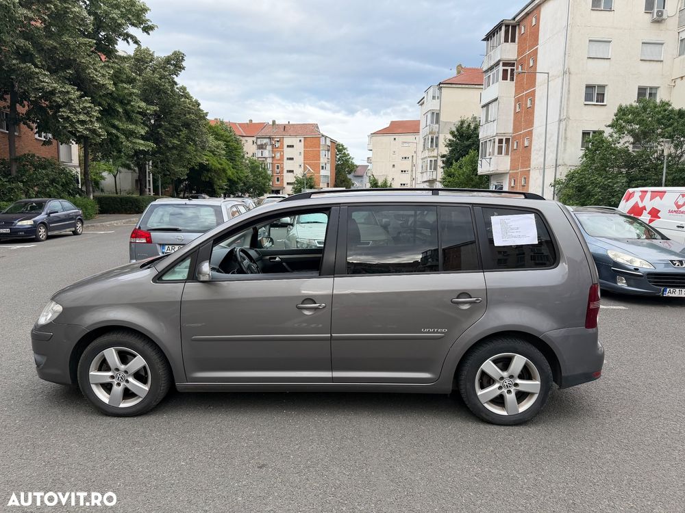 Volkswagen Touran 2.0 TDI Highline - 3