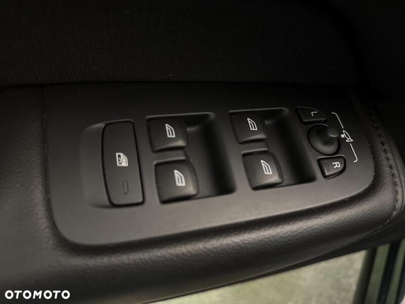 Volvo XC 60 D4 Momentum - 12