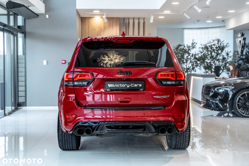 Jeep Grand Cherokee - 11