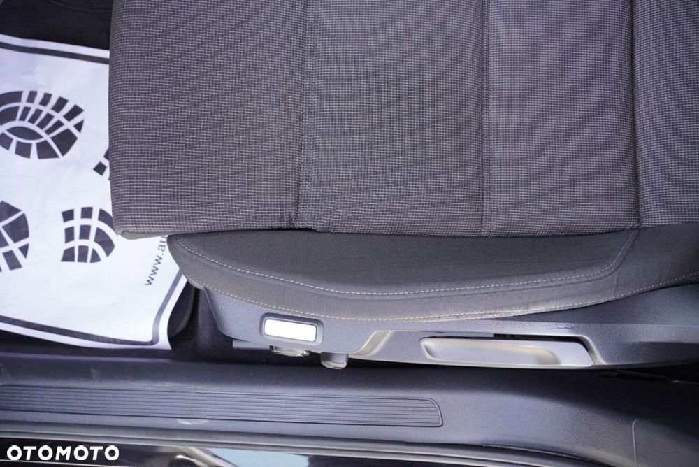 Volkswagen Passat 2.0 TDI SCR DSG Comfortline - 18