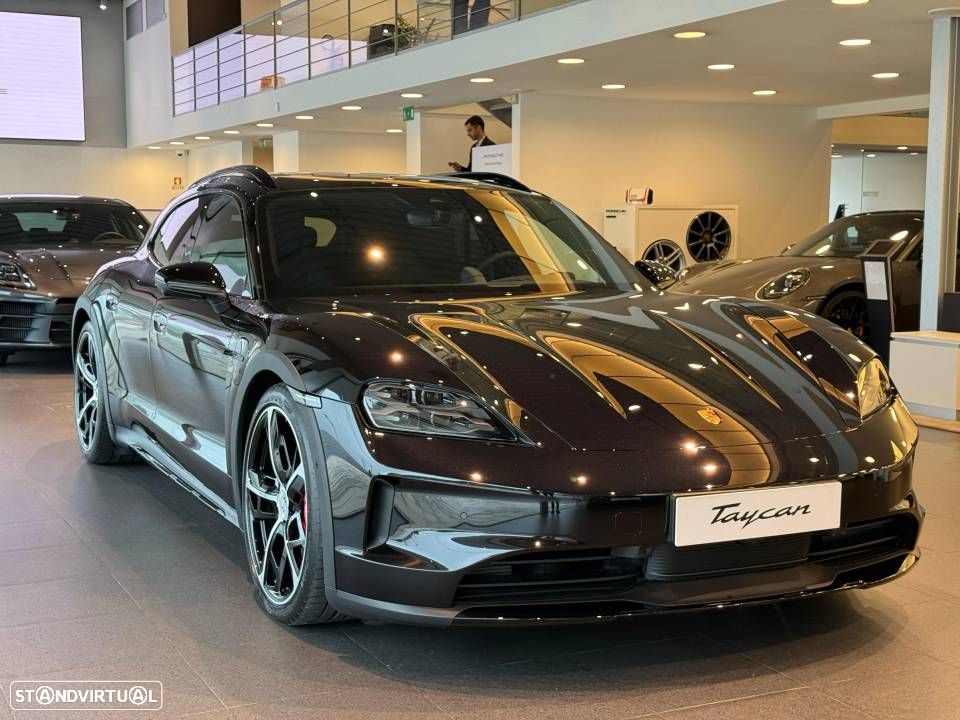 Porsche Taycan Cross Turismo 4S - 6