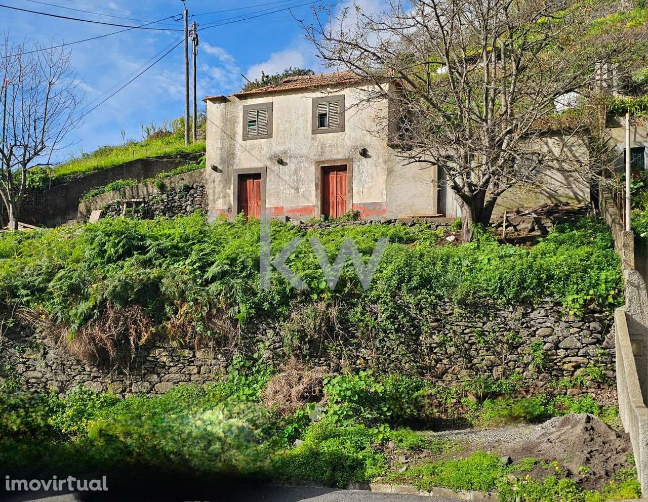Moradia T2 para recuperar | Castelejo | Estreito de Câmara de Lobos - Grande imagem: 2/21