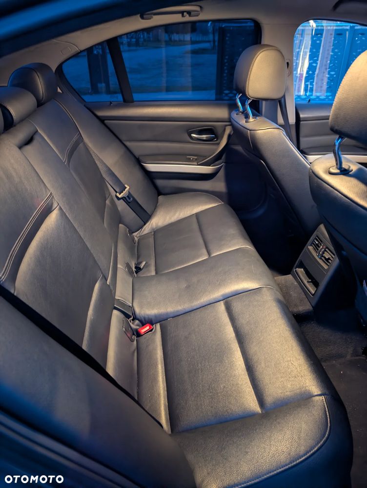 BMW Seria 3 320d Efficient Dynamics - 13