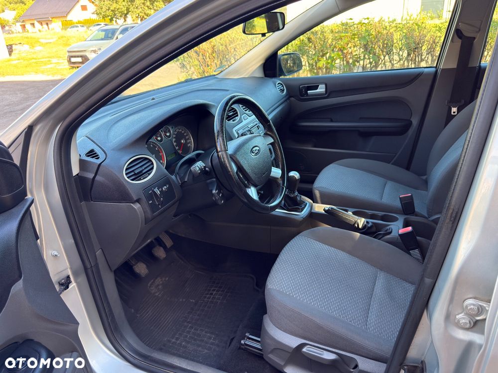 Ford Focus 1.6 Comfort - 12