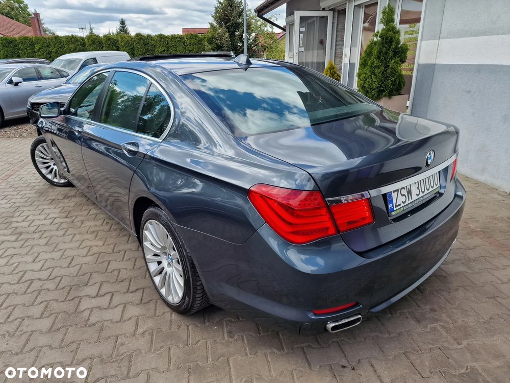 BMW Seria 7 740d - 8