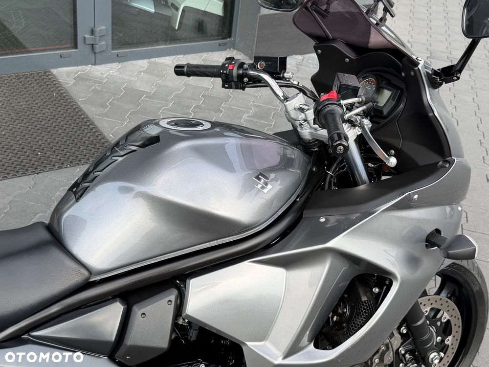 Suzuki GSX - 14