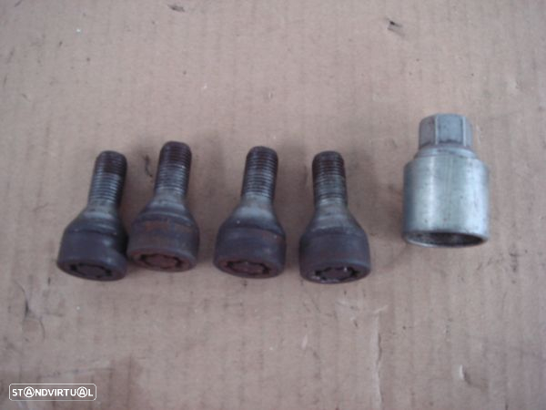 Kit Pernos/Parafusos/Porcas Anti-Roubo Alfa Romeo Gt (937_) - 2