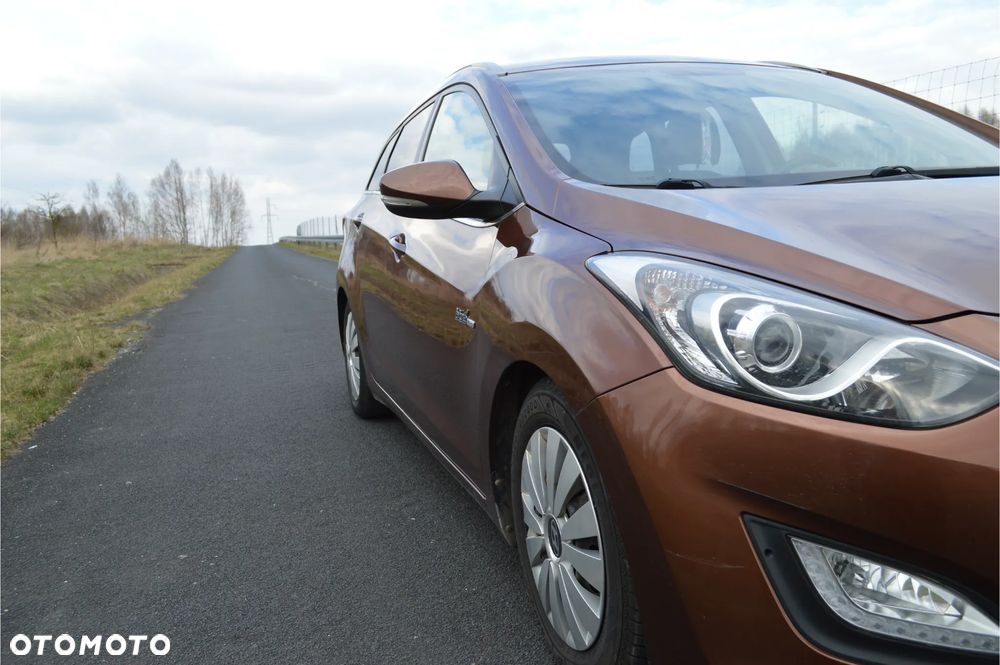 Hyundai i30 blue Kombi 1.6 CRDi Classic - 7