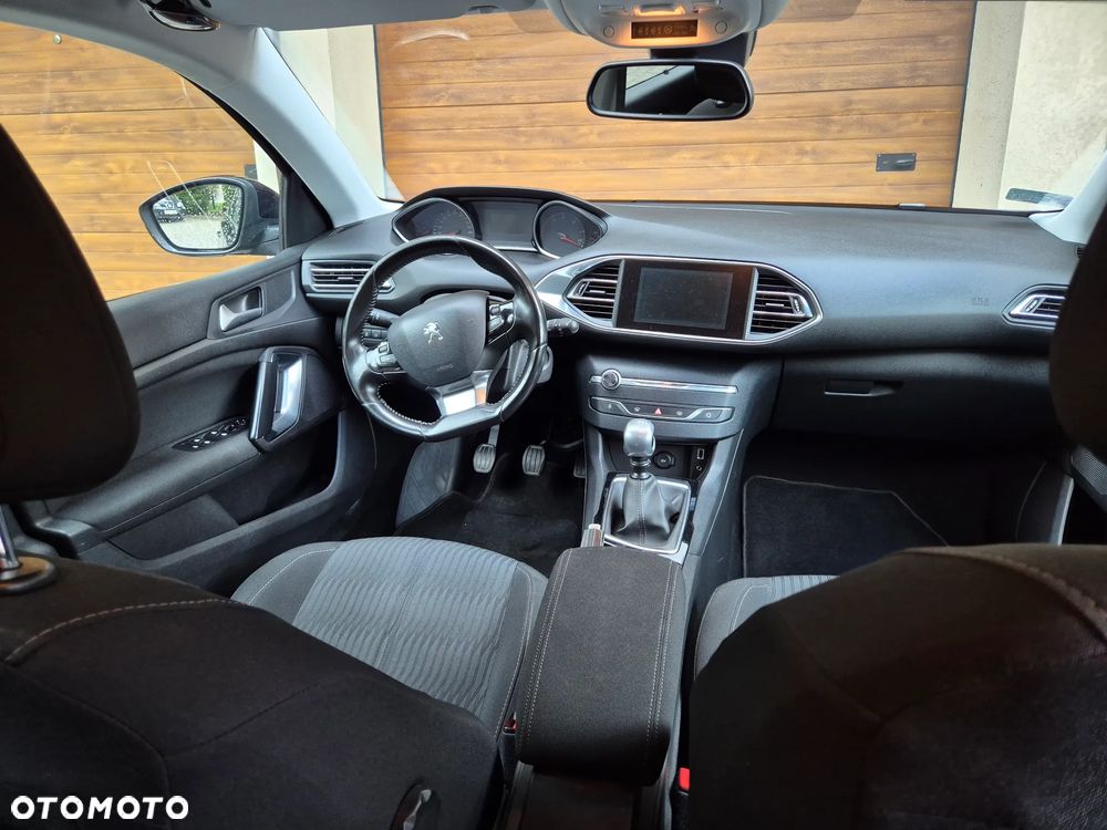 Peugeot 308 1.6 BlueHDi Allure S&S - 15