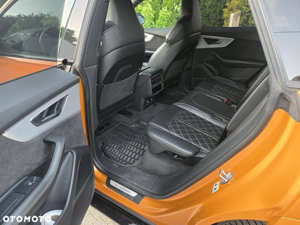 Audi Q8 - 12