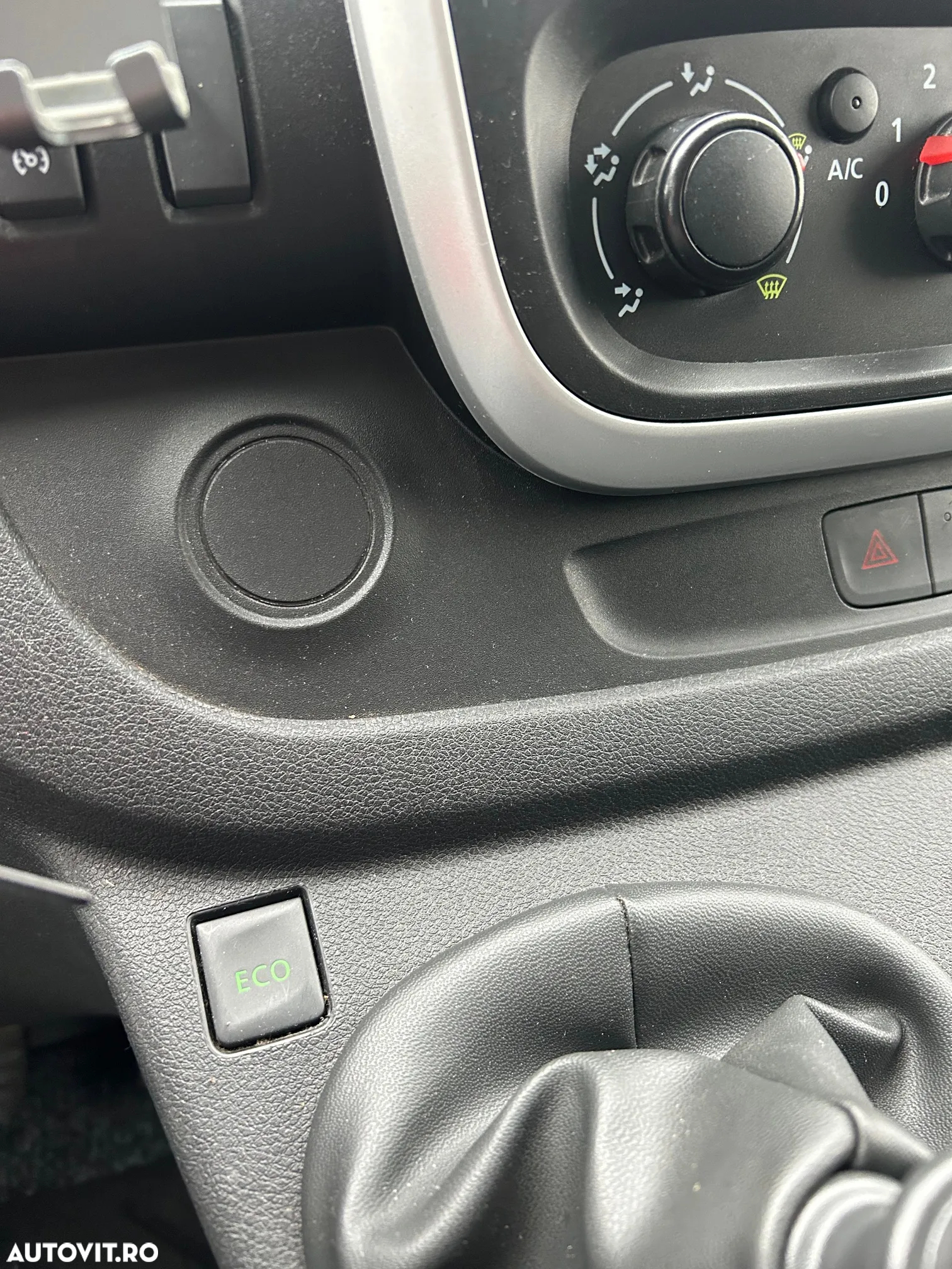 Renault Trafic - 14