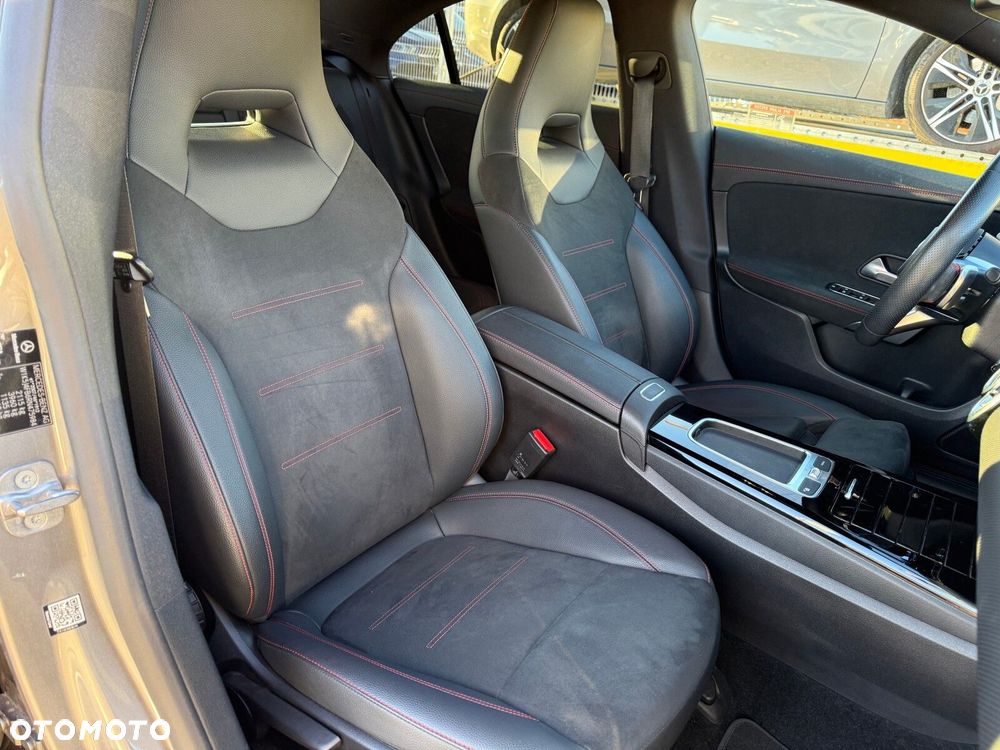 Mercedes-Benz CLA 220 mHEV 4-Matic AMG Line 8G-DCT - 23