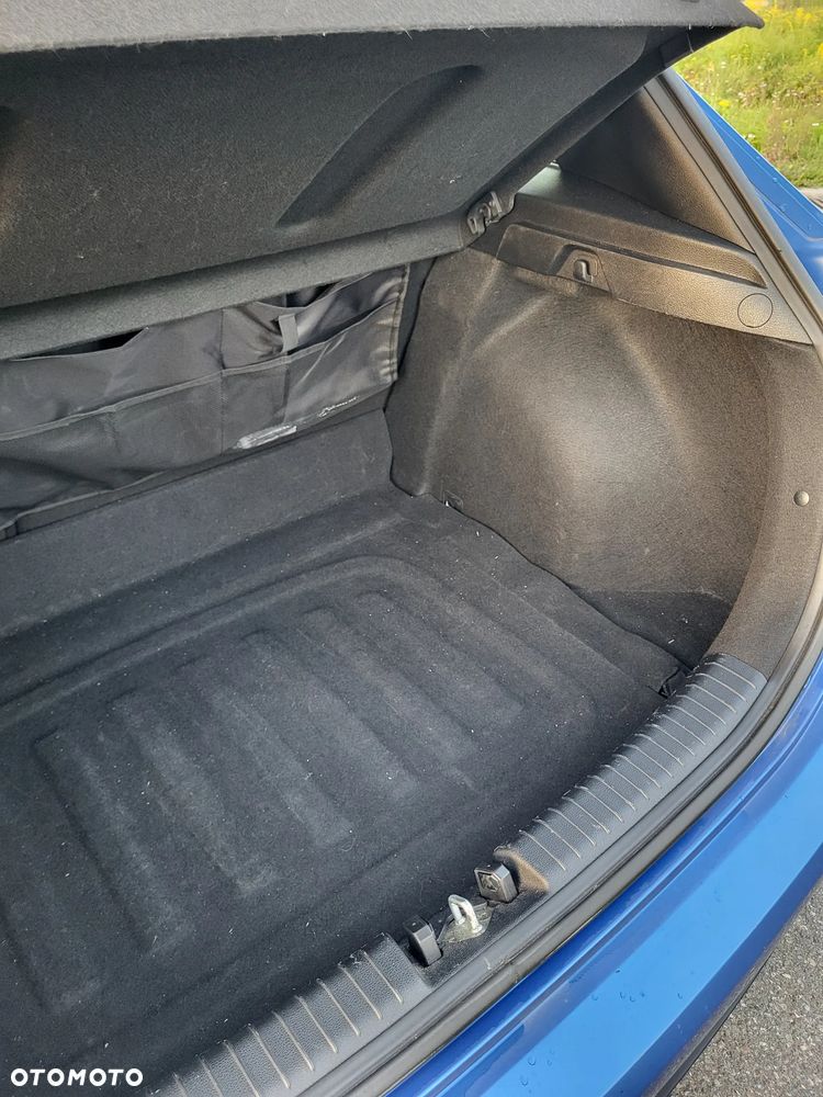 Kia Ceed - 28