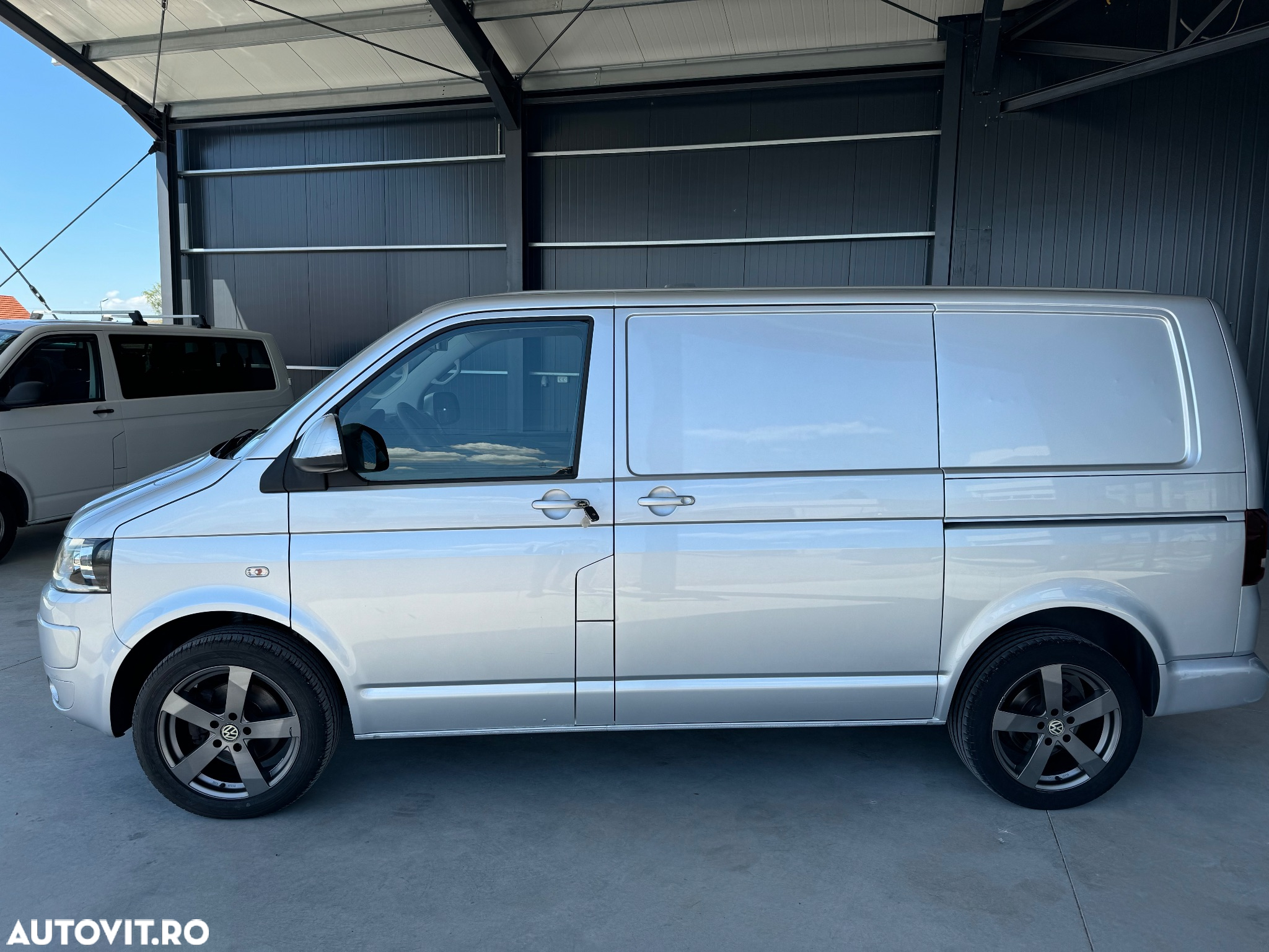 Volkswagen Transporter - 9