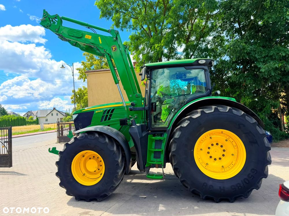John Deere 6210R - 11