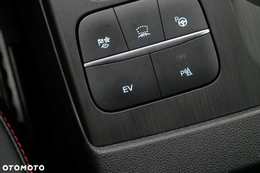 Ford Kuga - 32