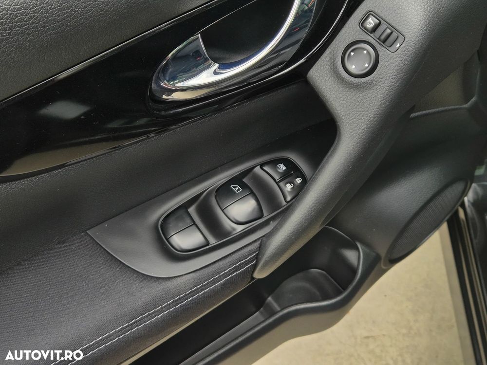 Nissan Qashqai 1.5 DCI Start/Stop Tekna - 24