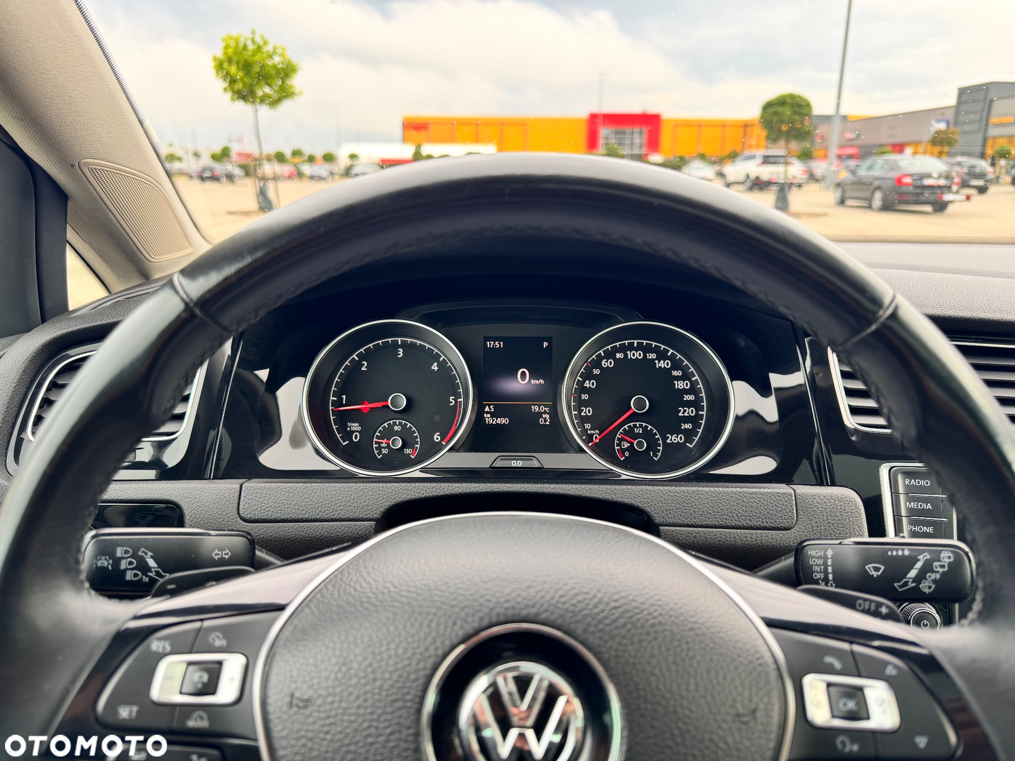 Volkswagen Golf - 13