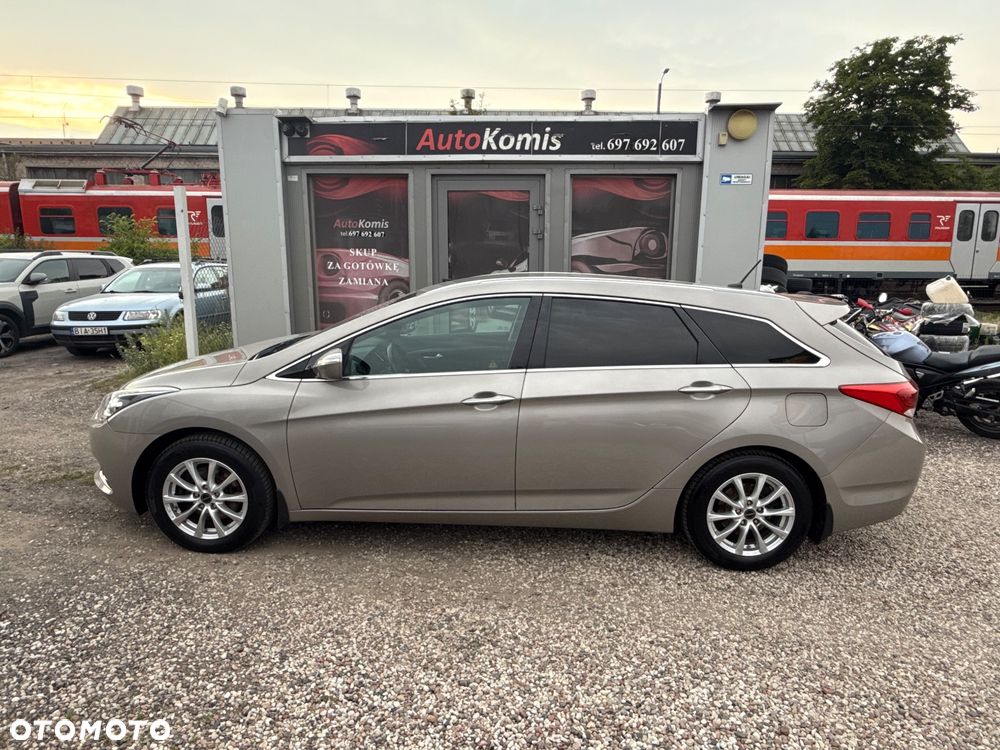 Hyundai i40 Kombi blue 1.6 Trend - 7