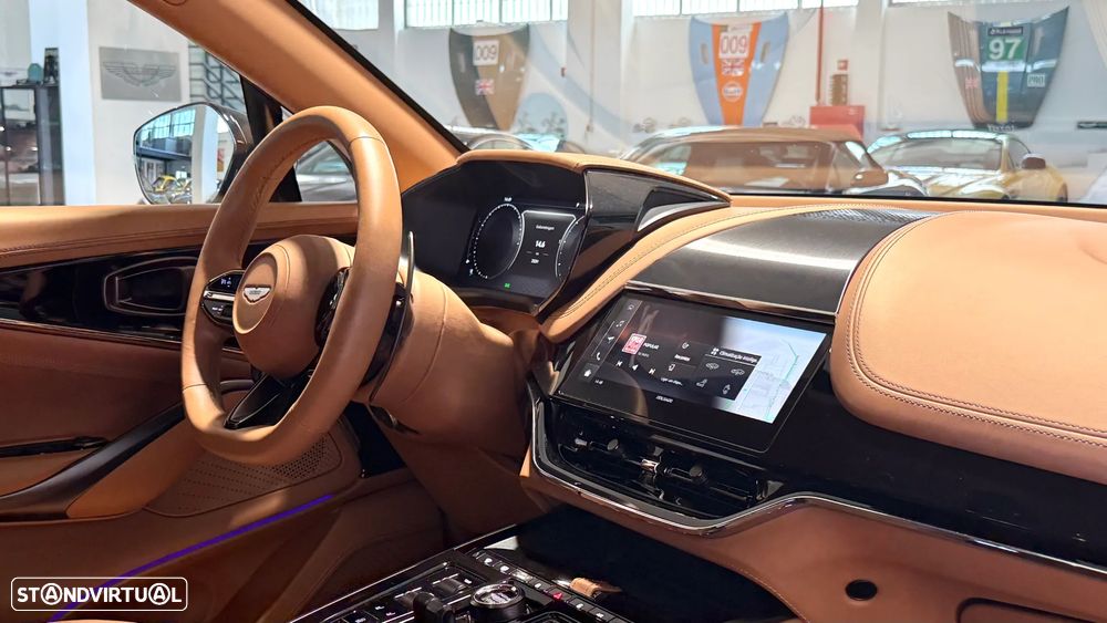 Aston Martin DBX 707 - 20