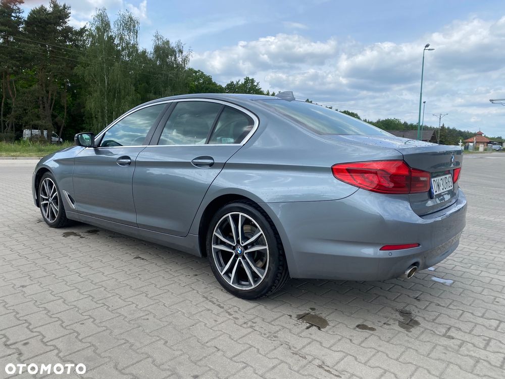 BMW Seria 5 520i - 6