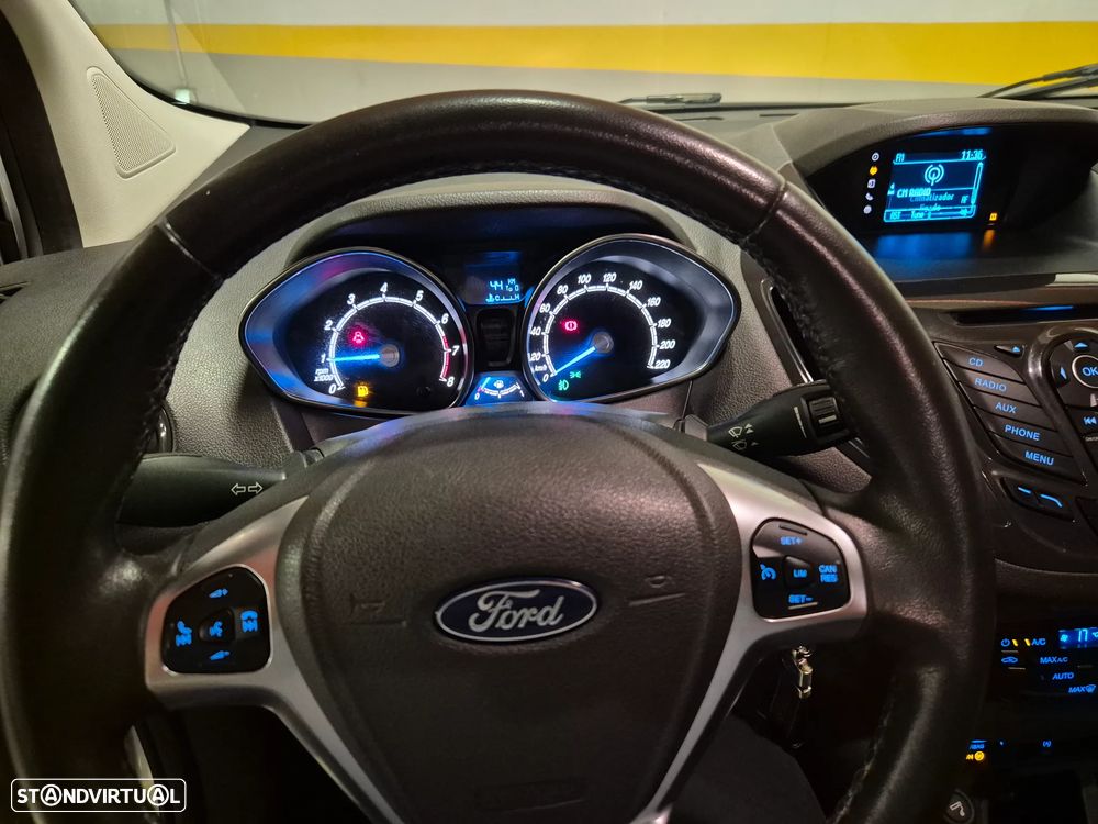 Ford Tourneo Courier 1.0 EcoBoost Titanium - 24
