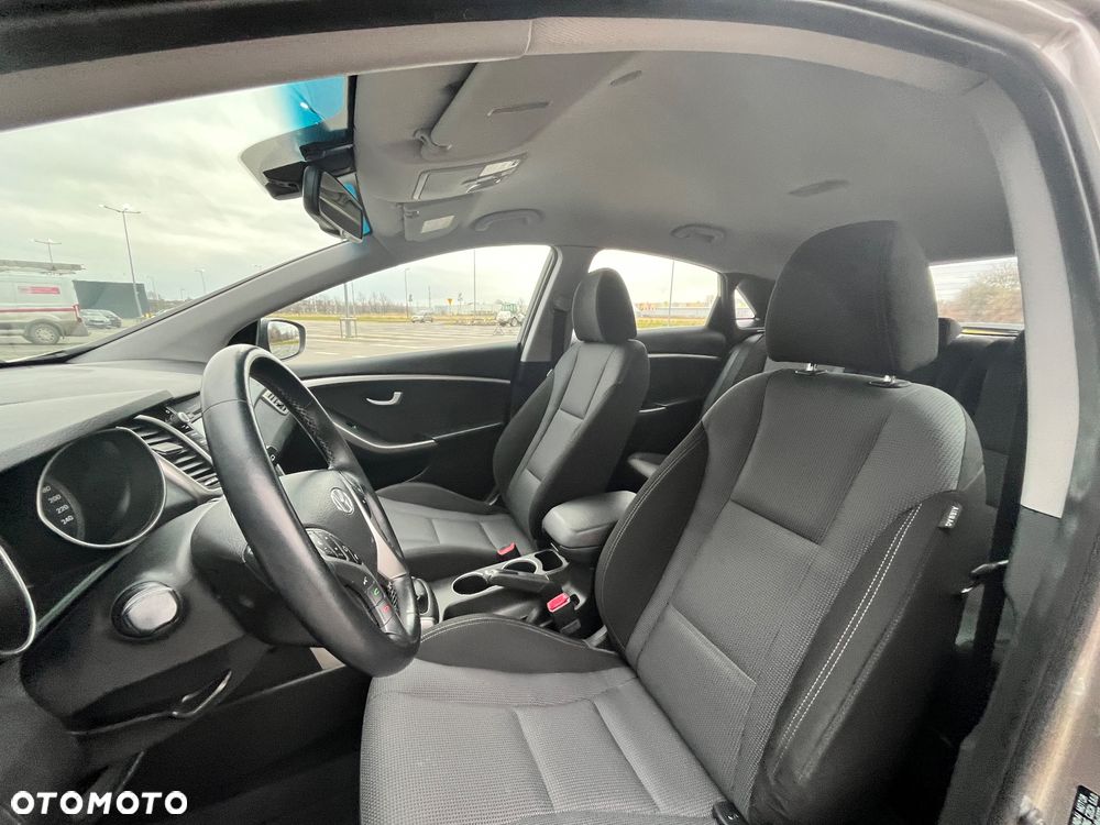 Hyundai i30 blue 1.6 CRDi YES Gold - 10