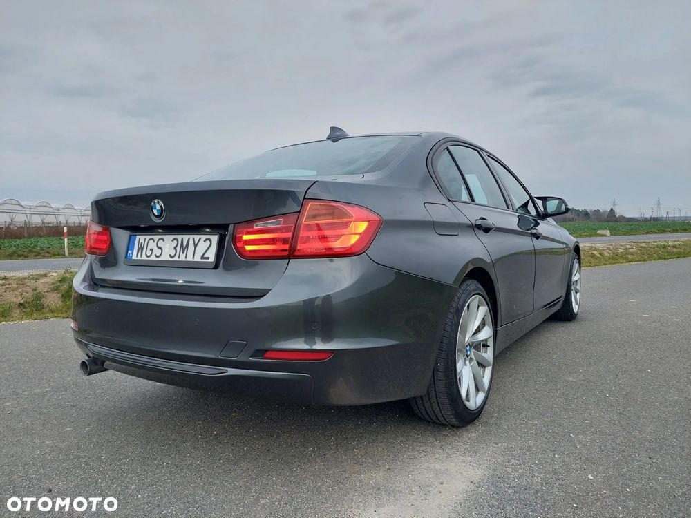 BMW Seria 3 318d Modern Line - 12
