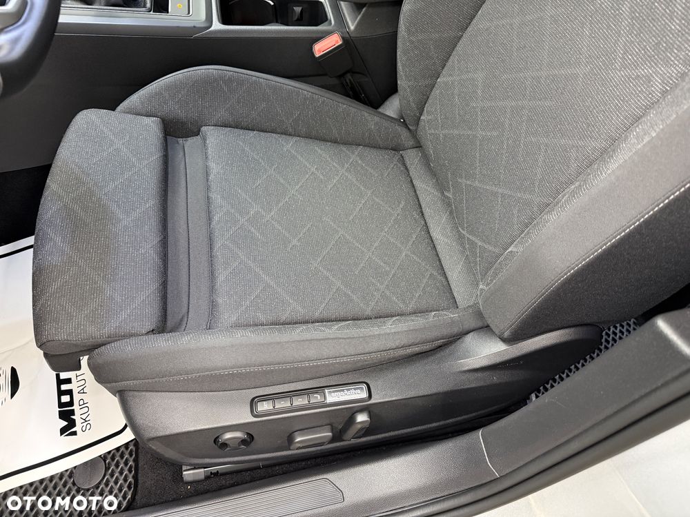 Volkswagen Golf - 20