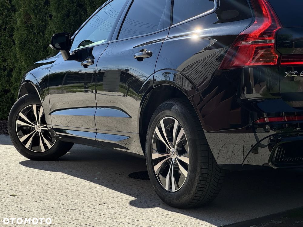 Volvo XC 60 B4 D AWD Plus Dark - 37