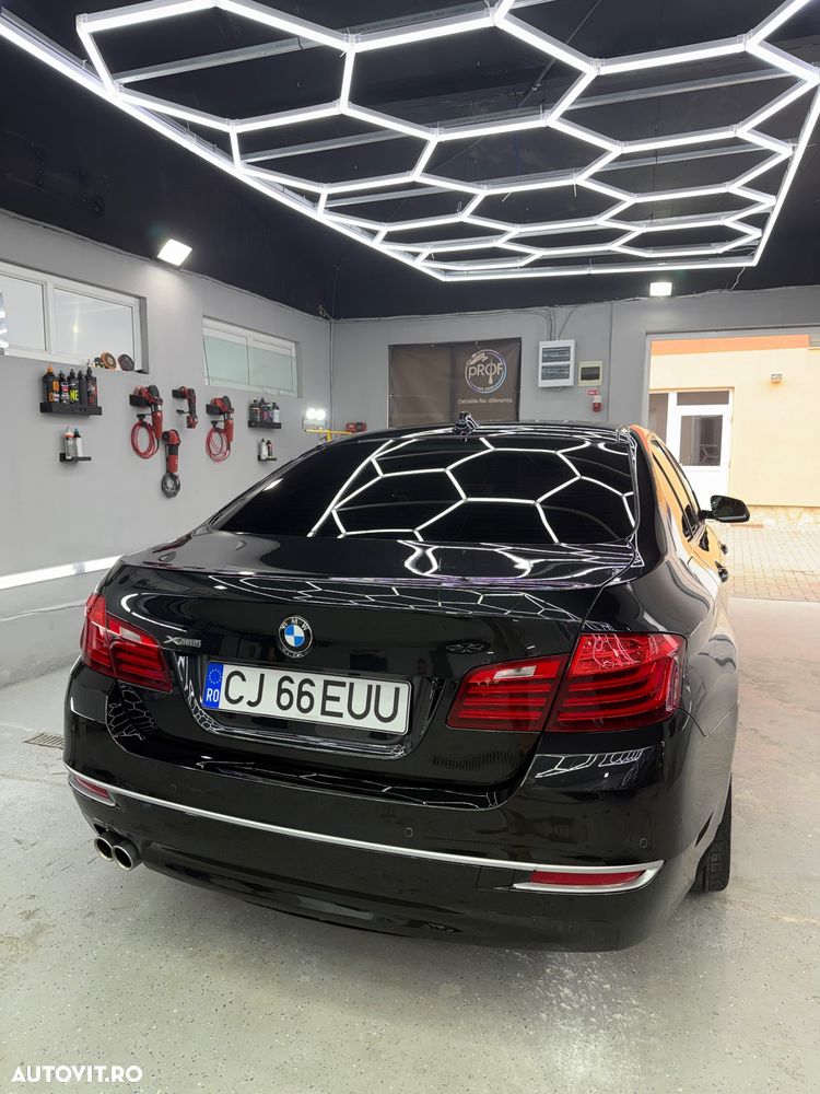 BMW Seria 5 525d xDrive AT - 2