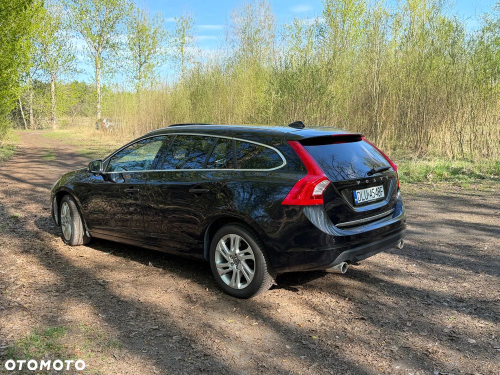 Volvo V60 D5 Summum - 2